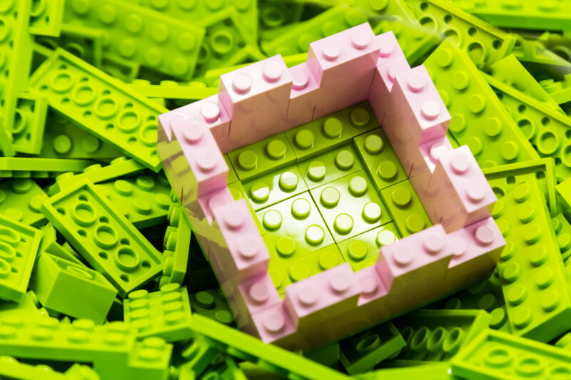 Bricks & Minifigs says it it cutting ties with store owners Brandon Best and Joshua Johnson. Salem store is closing again after dispute.