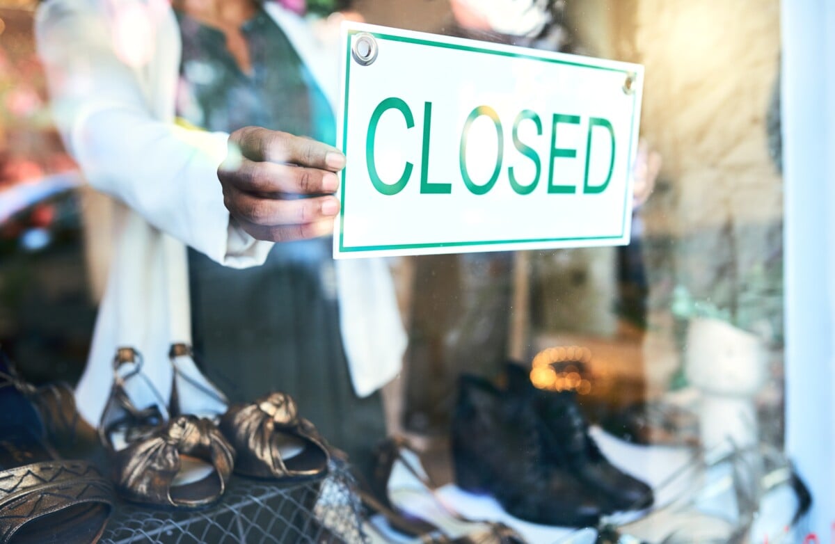 closed shop sign