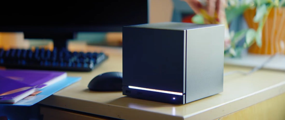steam machine on desk with mouse